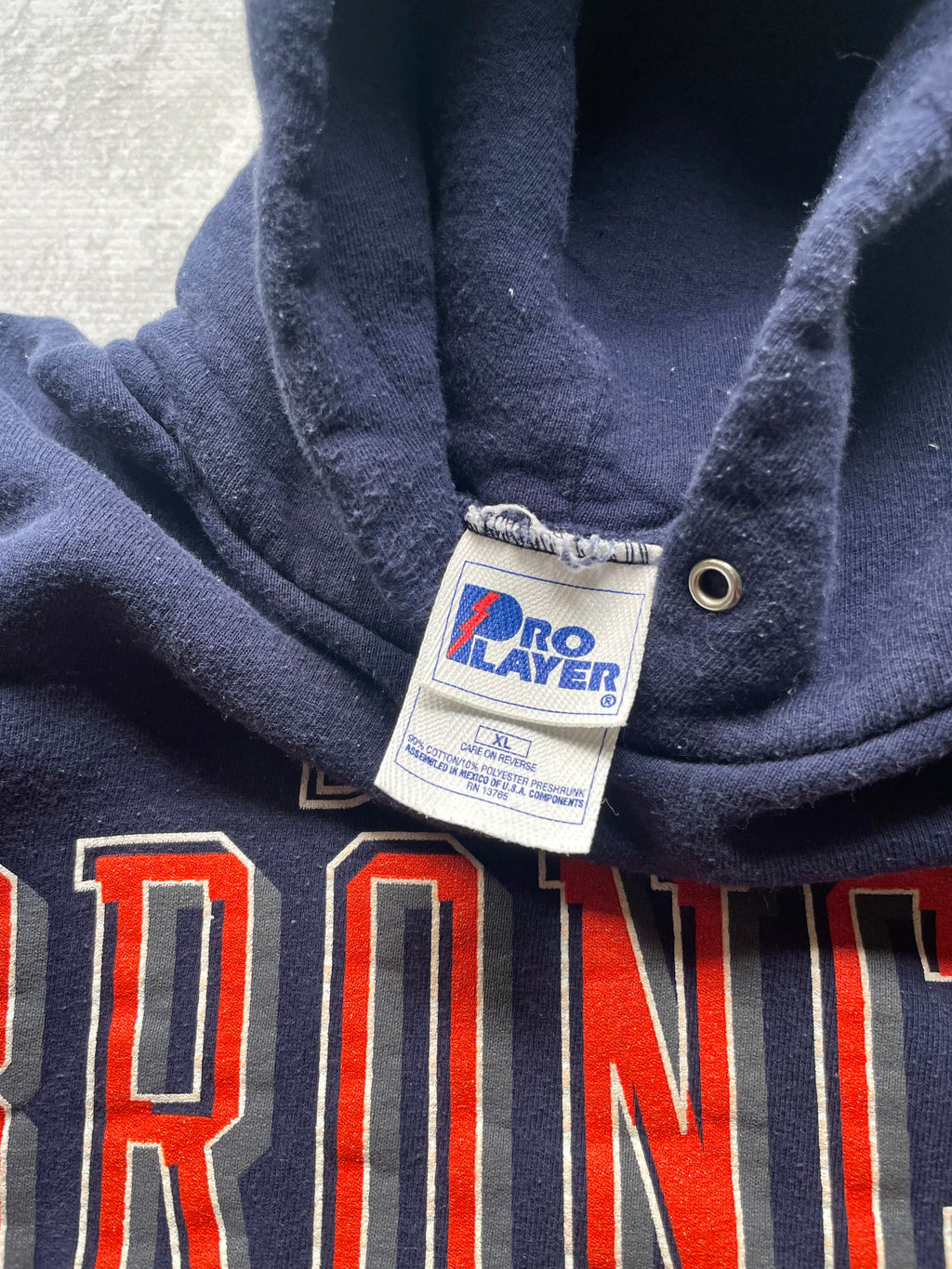 Vintage 1997 Denver Broncos NFL Pro Player Spellout Hoodie - XL