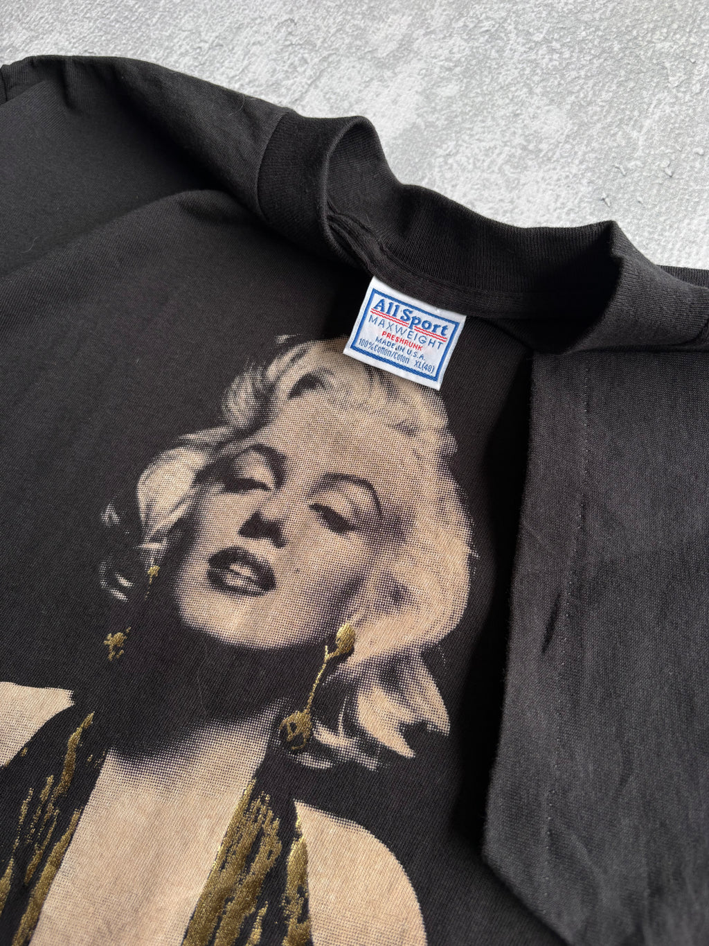 Vintage 1995 Marilyn Monroe Official Licensed Big Print Tee Shirt 
-XL