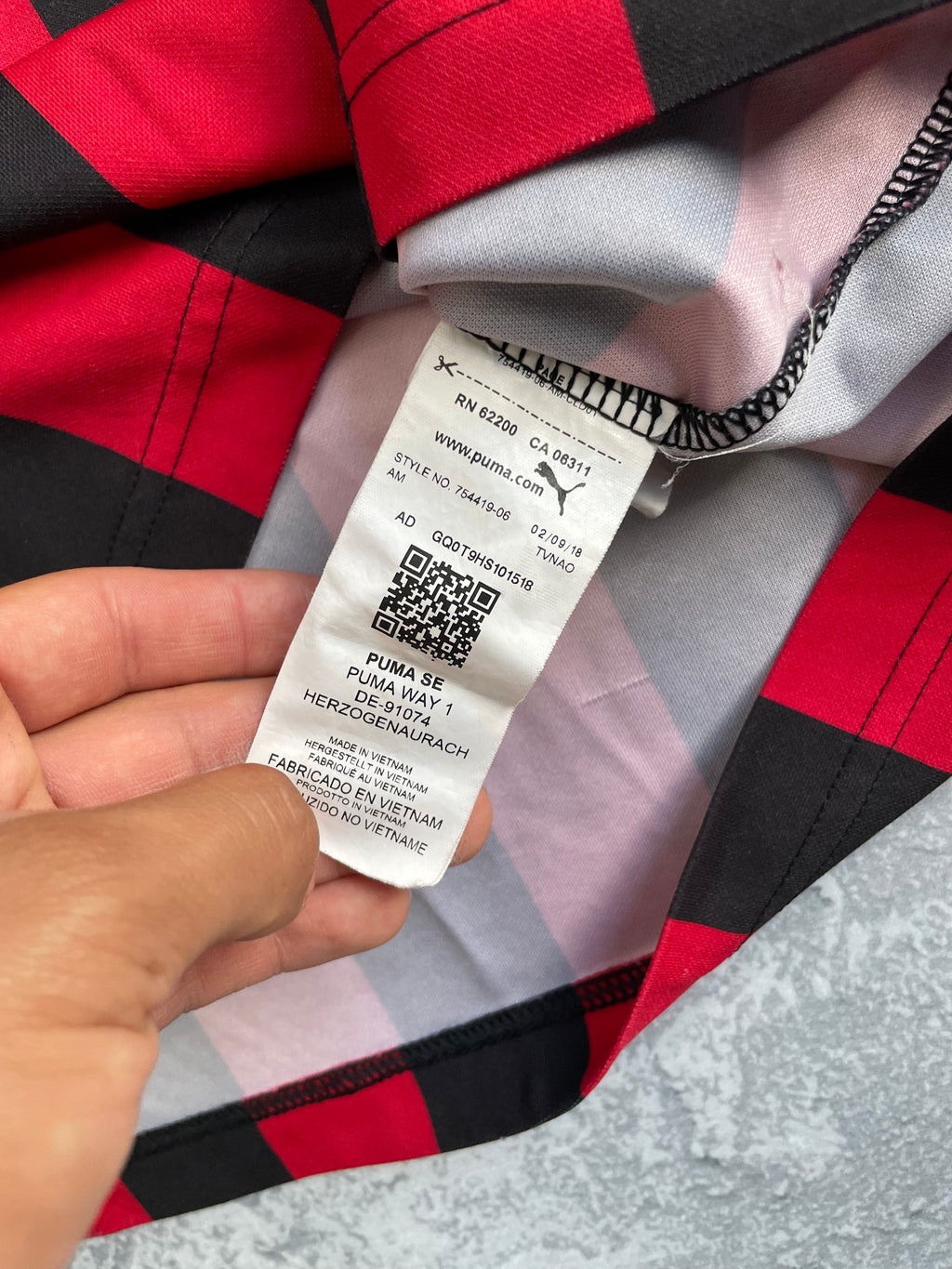 2018/19 AC Milan Puma Home Football Shirt Soccer Jersey - M