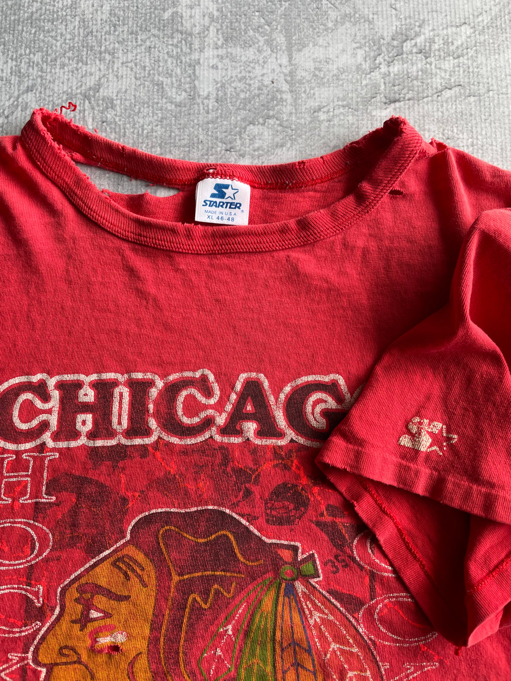 Vintage 90s Starter Chicago Blackhawks NHL Thrashed Tee Shirt - XL