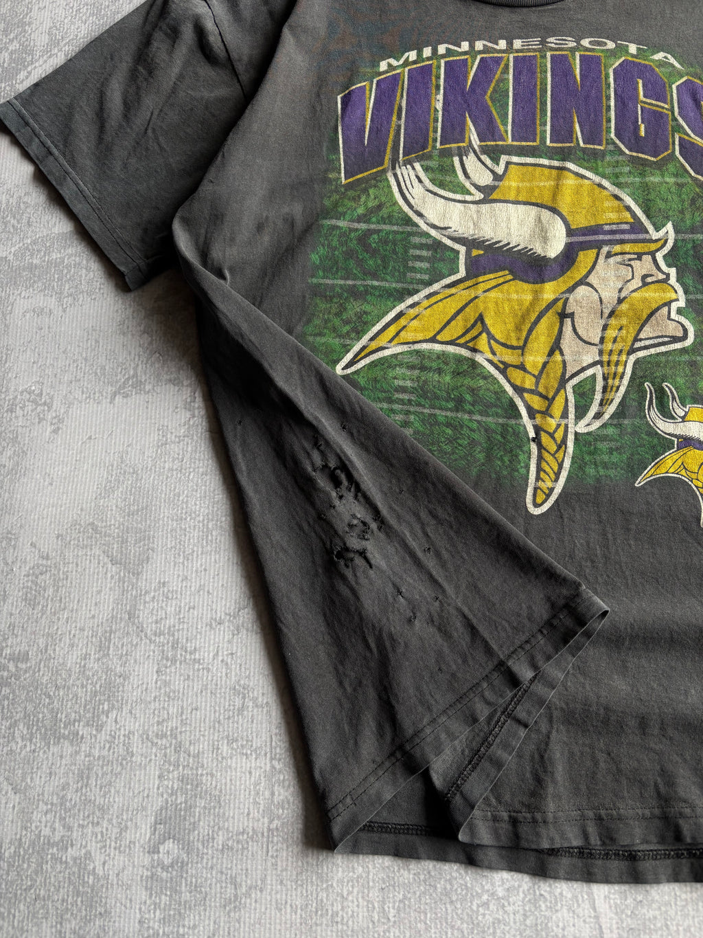Vintage 90s Minnesota Vikings Spellout Logo Faded Black Tee Shirt - XL