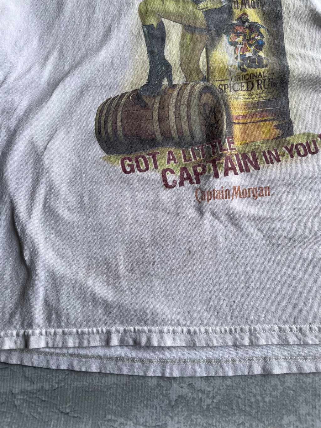 Vintage Captain Morgan Alcohol Girl Tee Shirt - XL