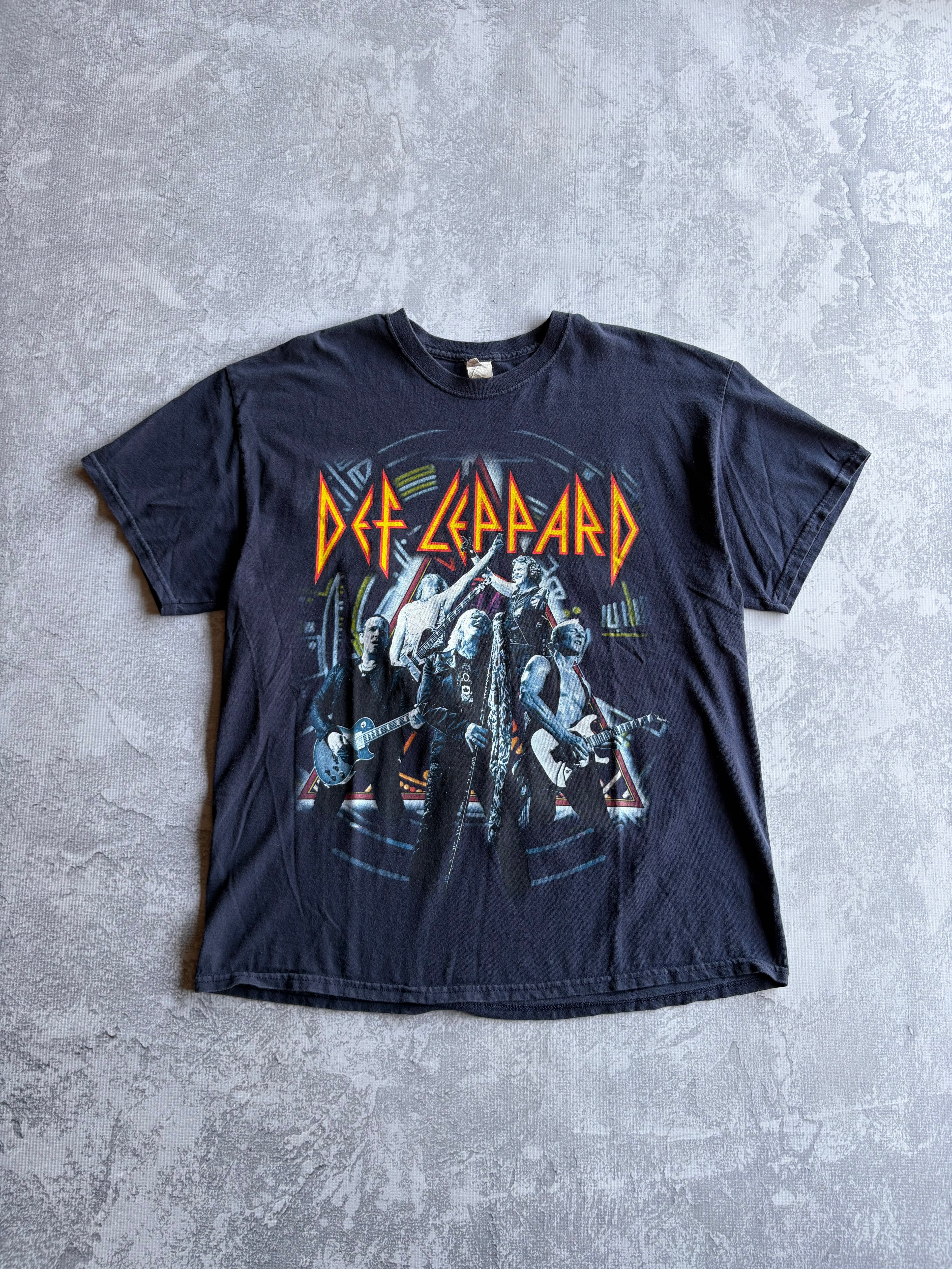 2015 Def Leppard Rock Tour Band Blue Tee Shirt - XL