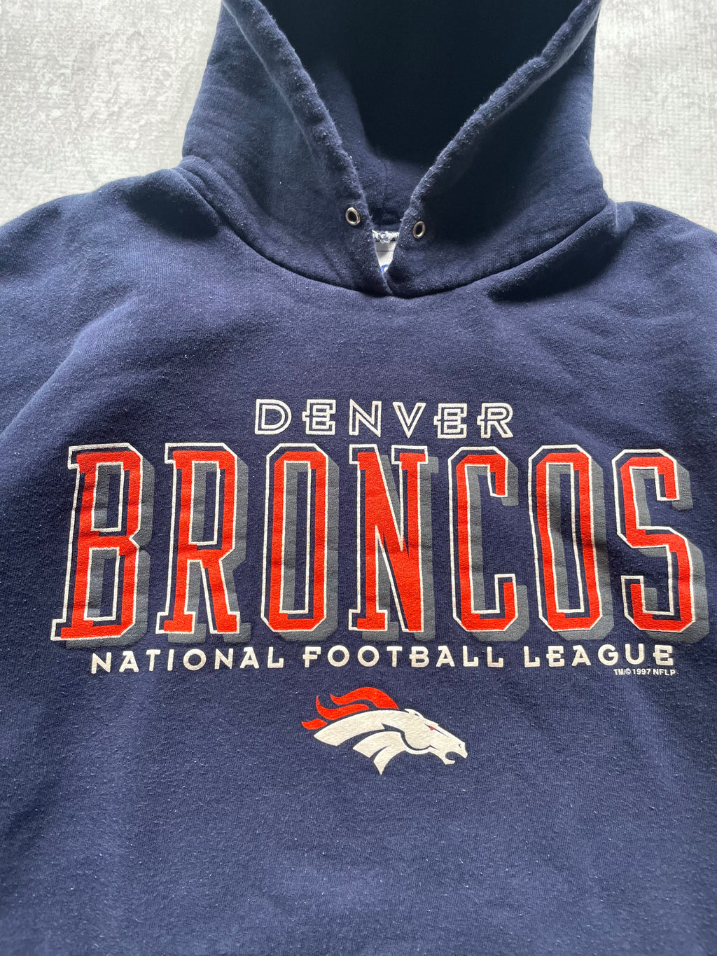 Vintage 1997 Denver Broncos NFL Pro Player Spellout Hoodie - XL
