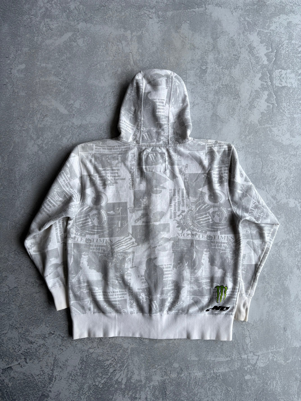 Vintage Y2K 2000s Monster Energy White AOP Zip Up Hoodie - L