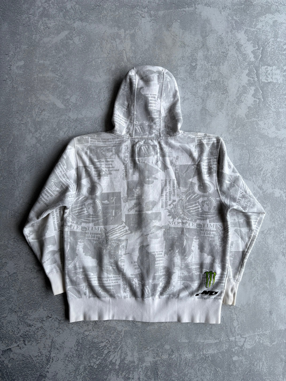 Vintage Y2K 2000s Monster Energy White AOP Zip Up Hoodie - L