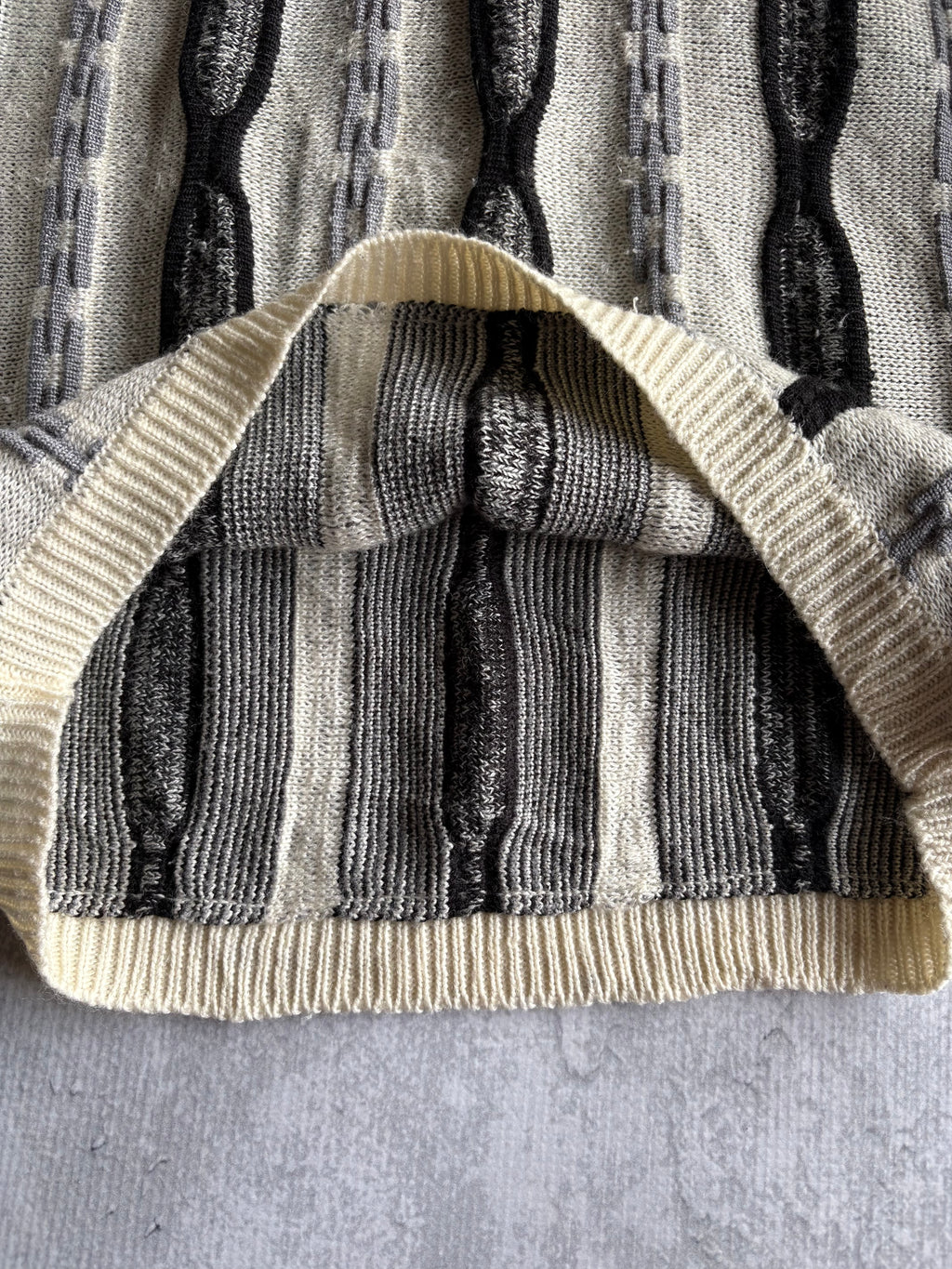 Vintage 90s 3D Abstract Striped Coogi Style Beige Knit Sweater - L
