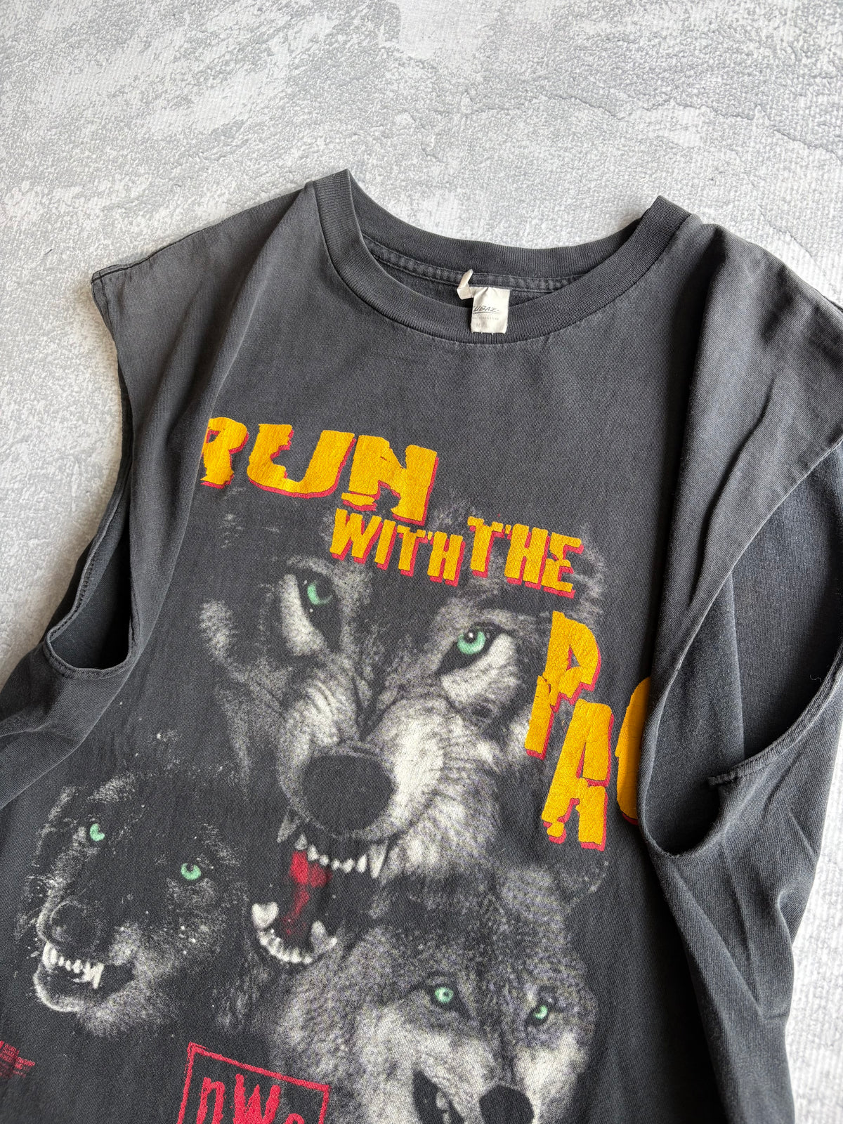 Vintage 1998 WCW NWO Wolfpac Run with The Pac Faded Tank Top - L