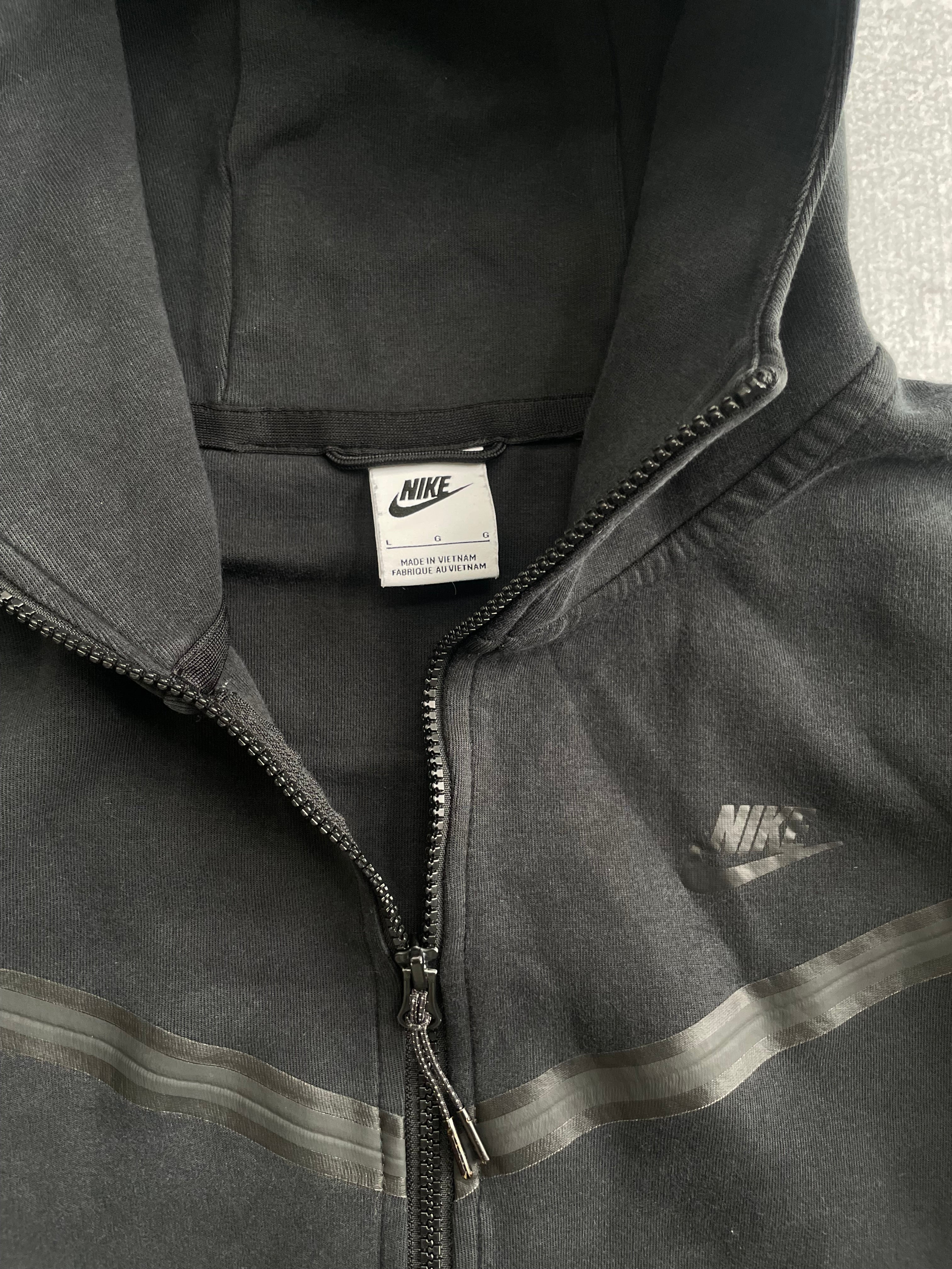 Nike Tech Fleece Black Zip Up Hoodie - L