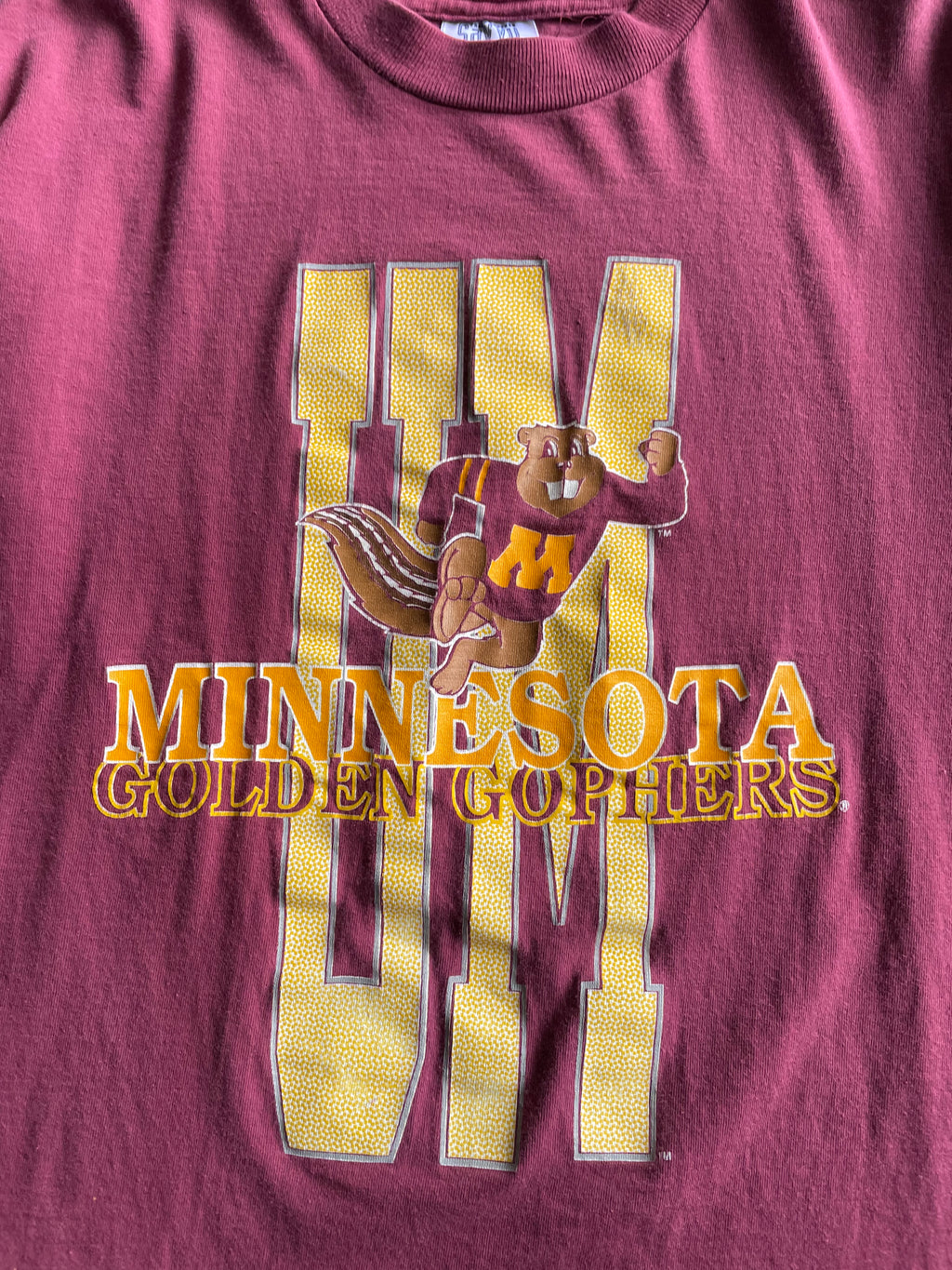 Vintage 90s University of Minnesota Gophers Spellout Tee Shirt - L