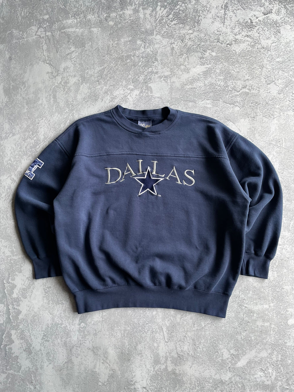 Vintage 90s Dallas Cowboys NFL Center Logo Crewneck - XL