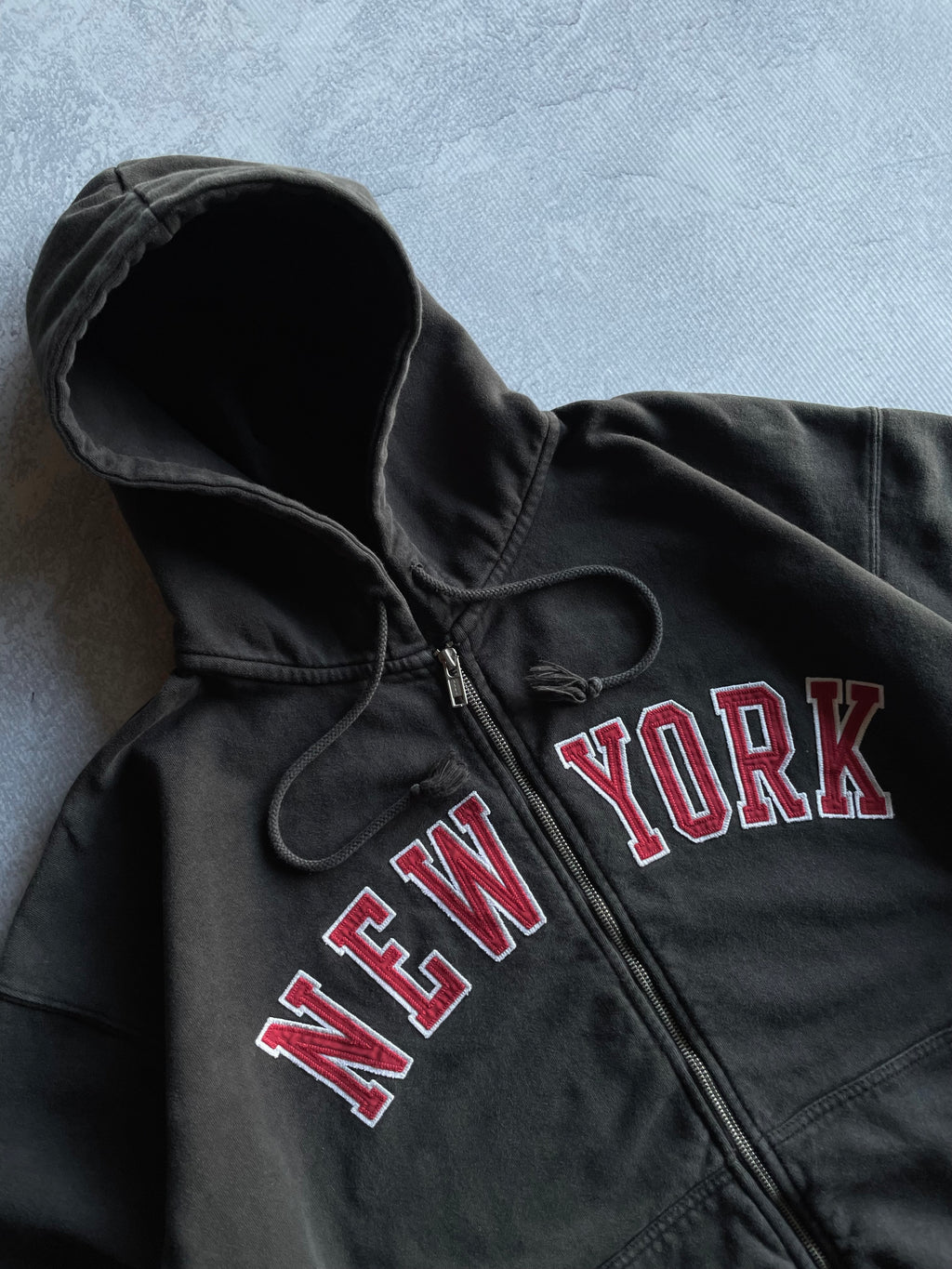 Vintage New York Spellout Black Zip Up Hoodie - L