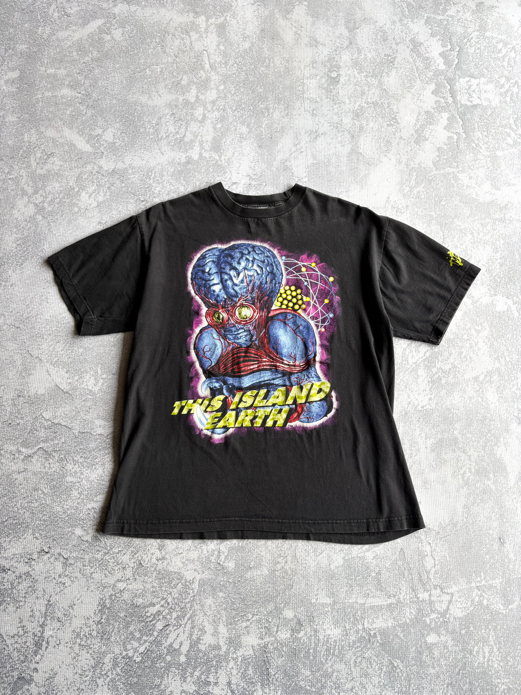Vintage 1997 Universal Studios Monsters Island Earth Alien Tee Shirt - M