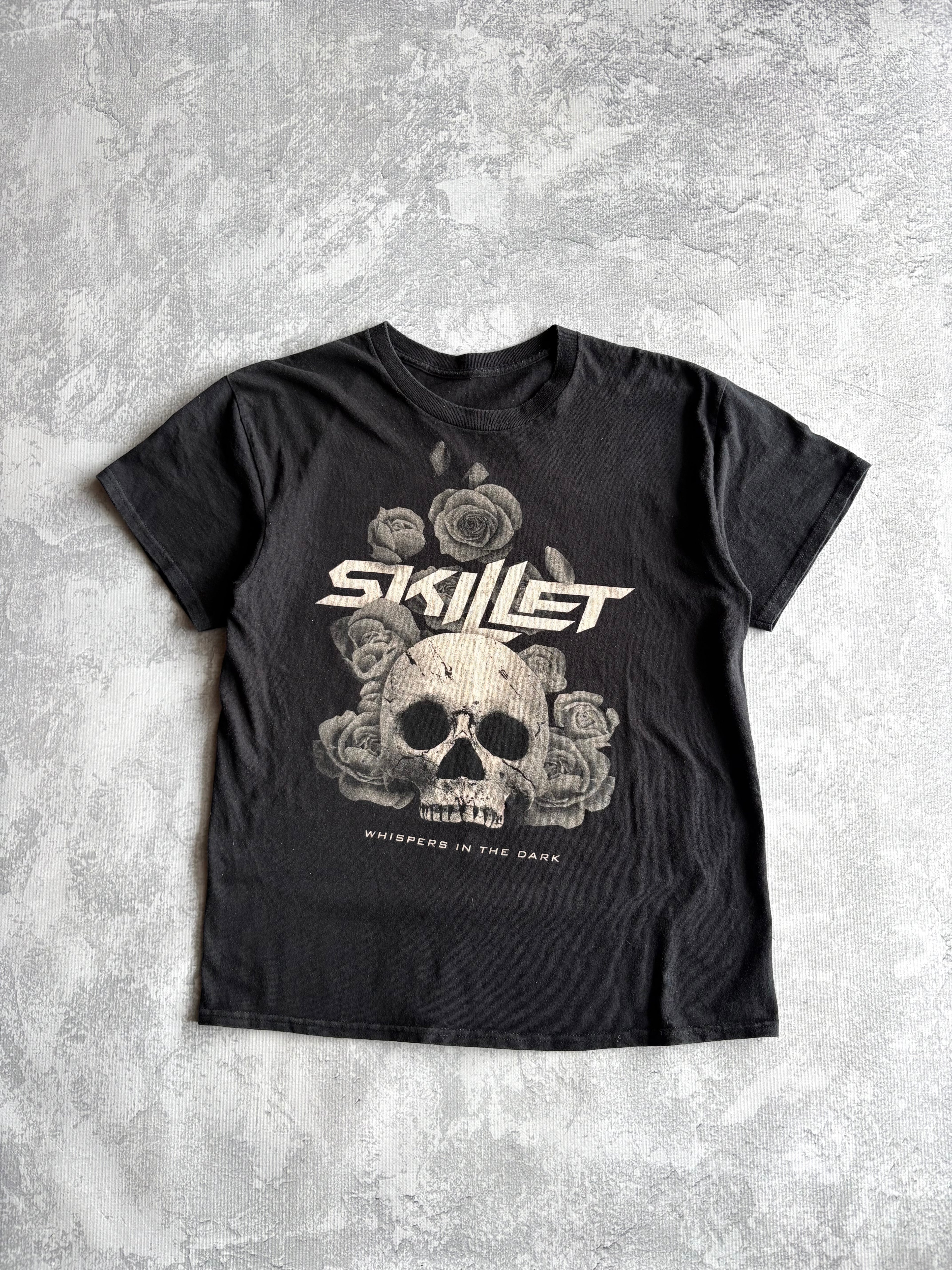 Y2K Skillet Whispers in the Dark Skull Rock Band Tee Shirt - L
